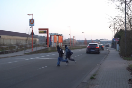 Video-Ausschnitt Schulverkehr Kreuzung Bahnstraße Buchenweg Bild 3